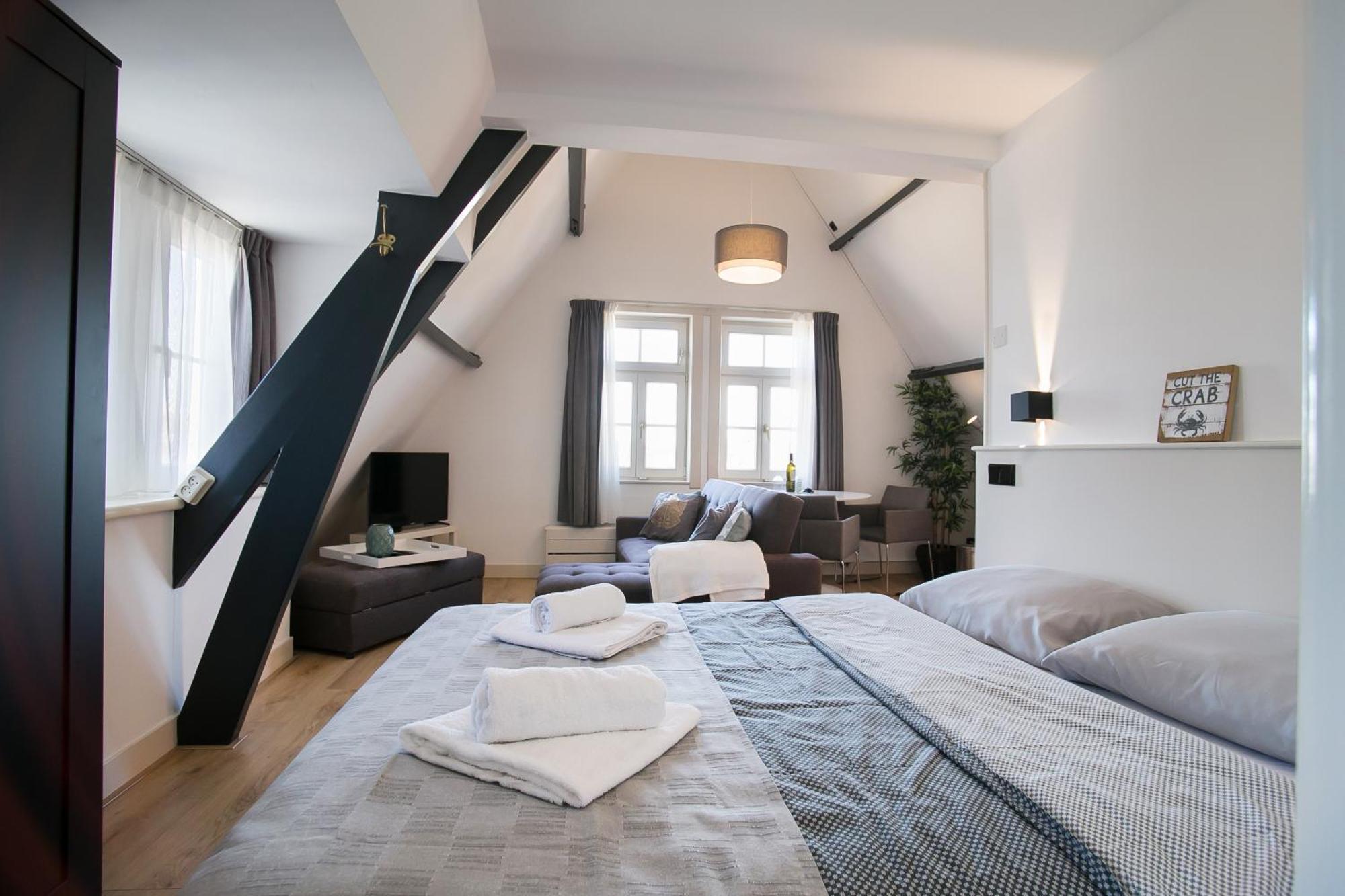 Four Star Apartments - Berkenbosch Blokstraat Den Haag Kamer foto