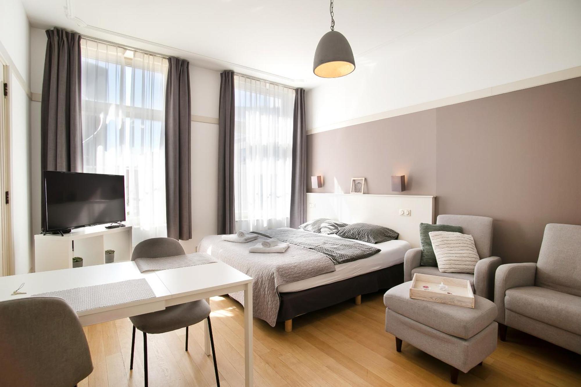 Four Star Apartments - Berkenbosch Blokstraat Den Haag Kamer foto