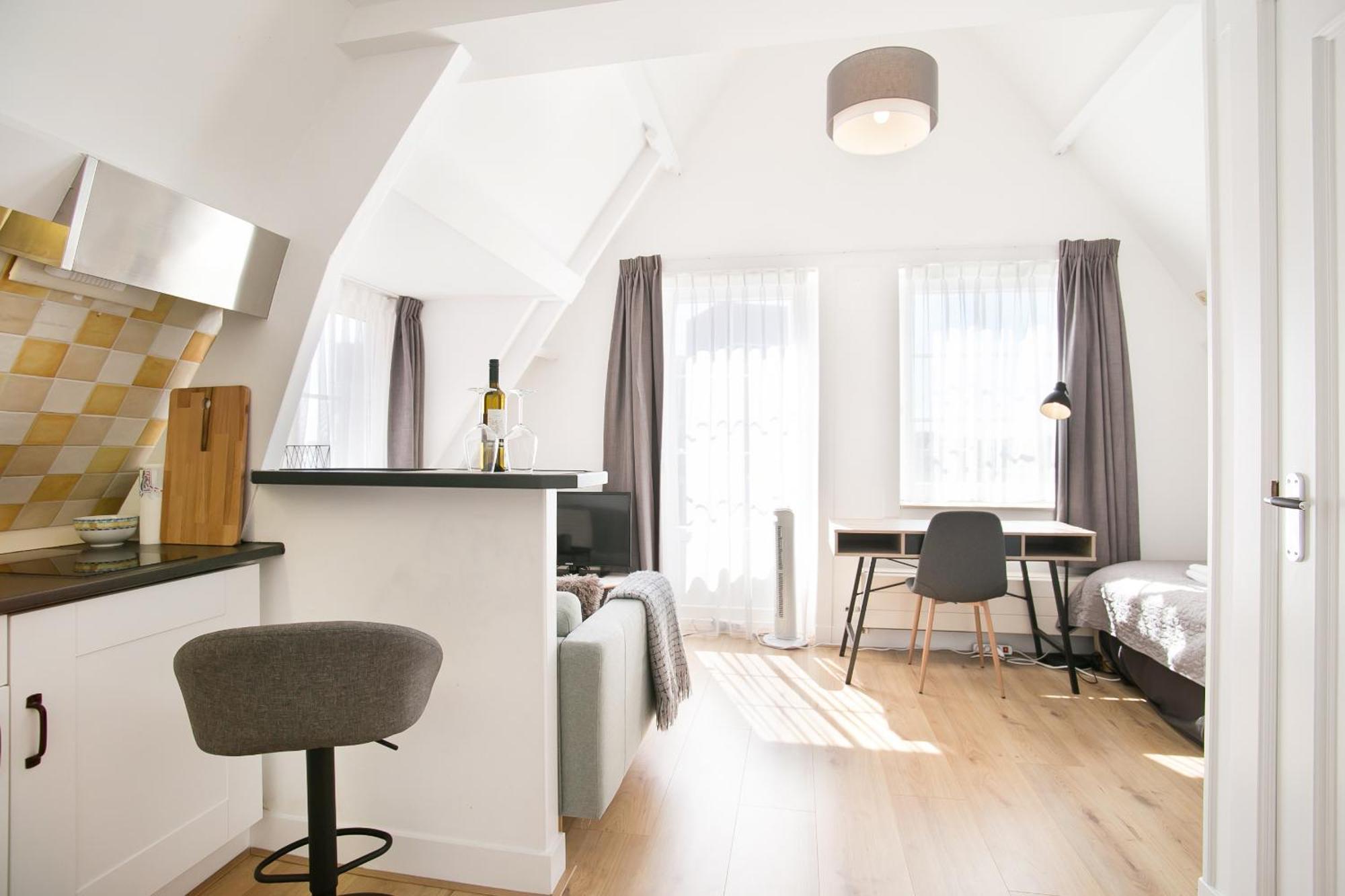 Four Star Apartments - Berkenbosch Blokstraat Den Haag Kamer foto